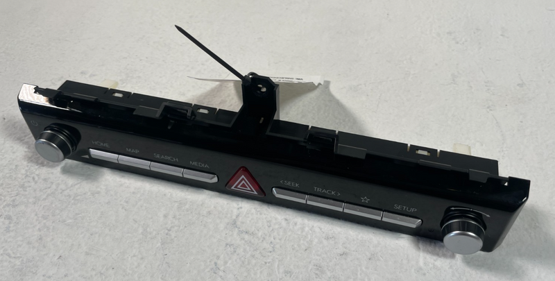 Load image into Gallery viewer, 2025 HYUNDAI TUCSON HAZARD SWITCH RADIO MEDIA CONTROL PANEL 2.5L # 105924
