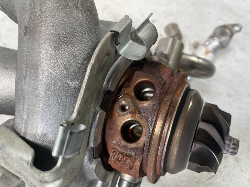 Load image into Gallery viewer, 20-25 BMW G82 M4 M3 M2 X4 X3 ENGINE TURBO CHARGER TURBOCHARGER ASSEMBLY #105760

