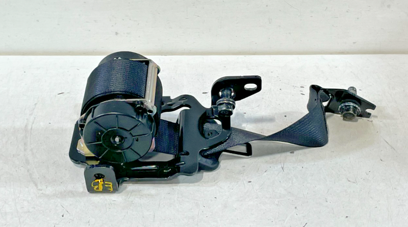 Load image into Gallery viewer, 18-23 KIA STINGER REAR RIGHT PASSENGER SIDE SEAT BELT SEATBELT RETRACTOR # 99609
