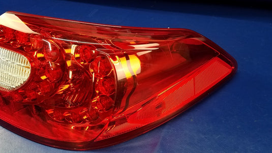 11-14 INFINITI M35h M37 M56 Q70 RIGHT TAIL LIGHT QUARTER PANEL MOUNTED