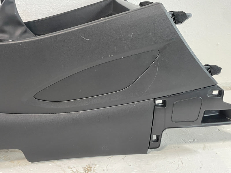 Load image into Gallery viewer, 22-24 HYUNDAI TUCSON SEL CENTER CONSOLE STORAGE COMPARTMENT ASSEMBLY # 103285
