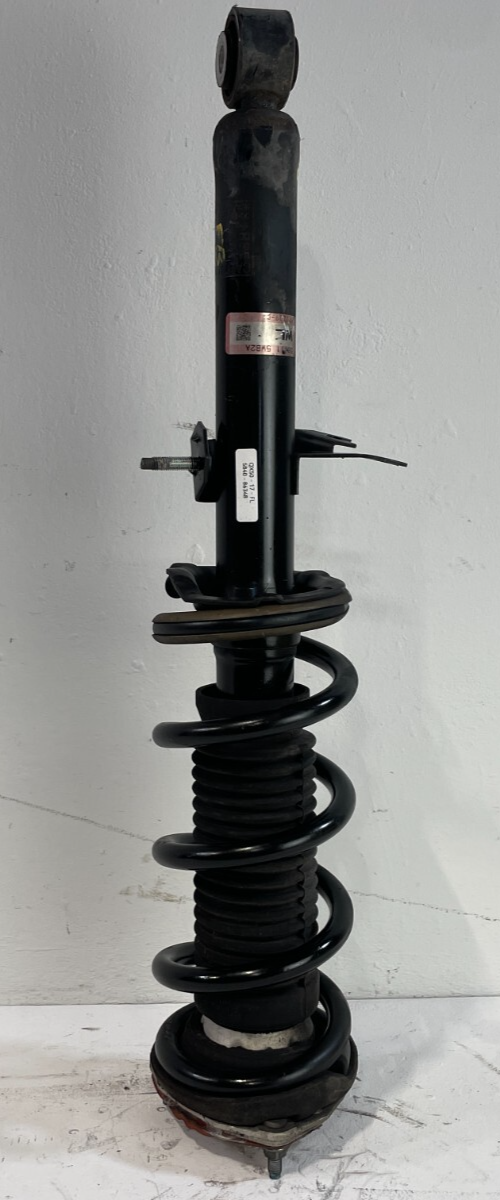 Load image into Gallery viewer, 2015-2017 INFINITI QX50 RWD FRONT LEFT SIDE SHOCK STRUT SPRING ABSORBER # 86348
