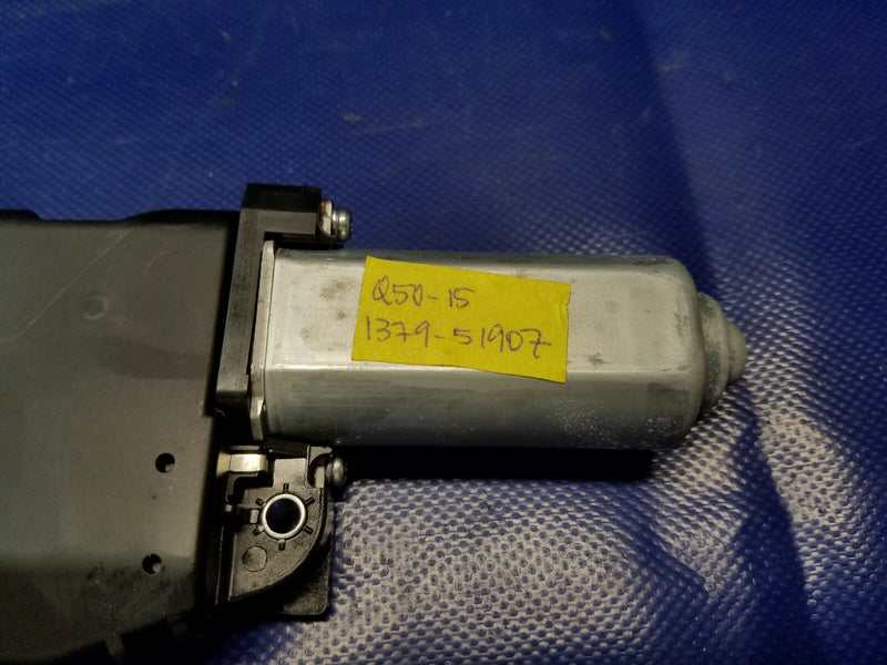 Load image into Gallery viewer, 2014 - 2020 INFINITI Q50 SUNROOF SUN ROOF MOON ROOF MOTOR # 51907
