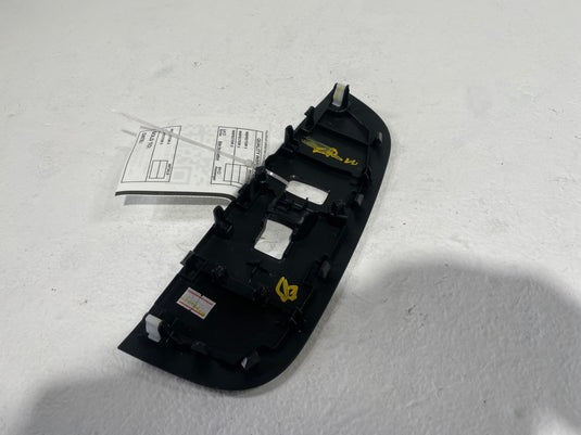 2023-2025 HONDA HR-V FRONT RIGHT DOOR WINDOW SWITCH COVER BEZEL 2.0L