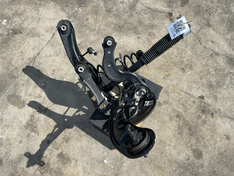 Load image into Gallery viewer, 23-25 KIA SPORTAGE FWD REAR LEFT DRIVER SIDE SUSPENSION KNEE ASSEMBLY # 106668
