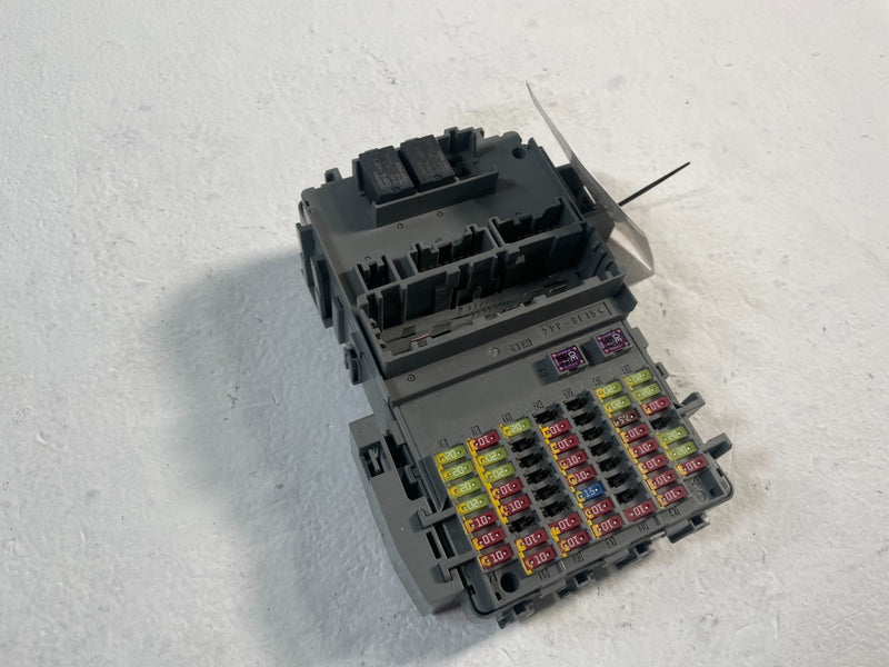 Load image into Gallery viewer, 2023-2025 ACURA INTEGRA CABIN FUSE RELAY DASH JUNCTION BOX MODULE # 106703
