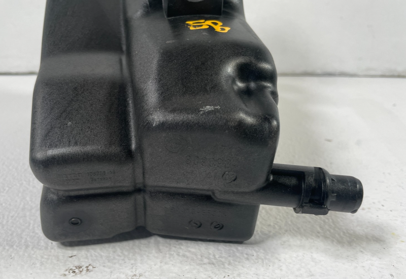 Load image into Gallery viewer, 2021-2025 BMW G82 M4 M3 M2 ENGINE COOLANT RESERVOIR EXPANSION TANK # 105662
