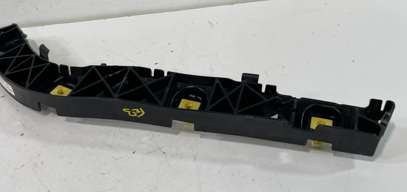 Load image into Gallery viewer, 2019-2020 HYUNDAI SANTA FE REAR BUMPER RIGHT SIDE UPPER SUPPORT BRACKET # 102900
