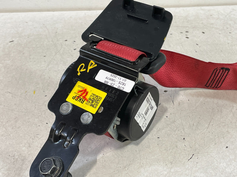 Load image into Gallery viewer, 22-23 GENESIS G70 REAR RIGHT PASSENGER SIDE SEAT BELT SEAT BELT RETRACTOR 100979
