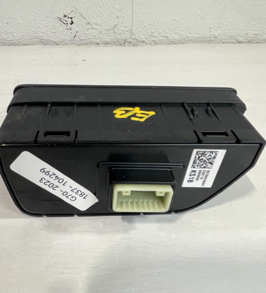 19-25 GENESIS G70 DASHBOARD FUEL FOOR & TRUNK LID RELEASE CONTROL SWITCH