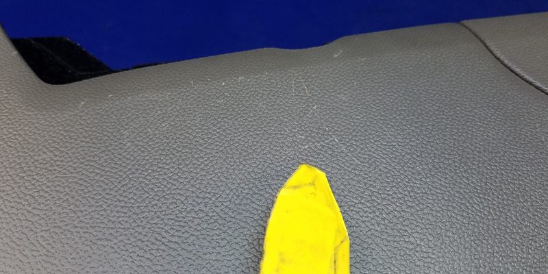 Load image into Gallery viewer, 12 - 15 INFINITI G37 Q60 Q40 CENTER CONSOLE STORAGE COMPARTMENT ASSEMBLY # 75131
