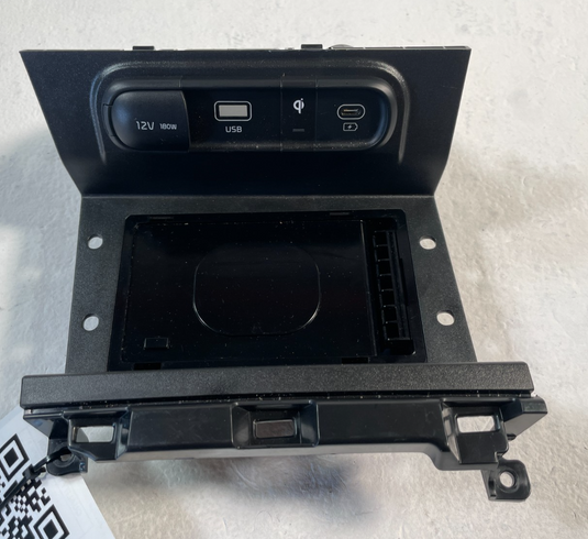 2023- 2025 KIA SPORTAGE WIRELESS CHARGING PAD ASSEMBLY 95560-P1000 2.5L 