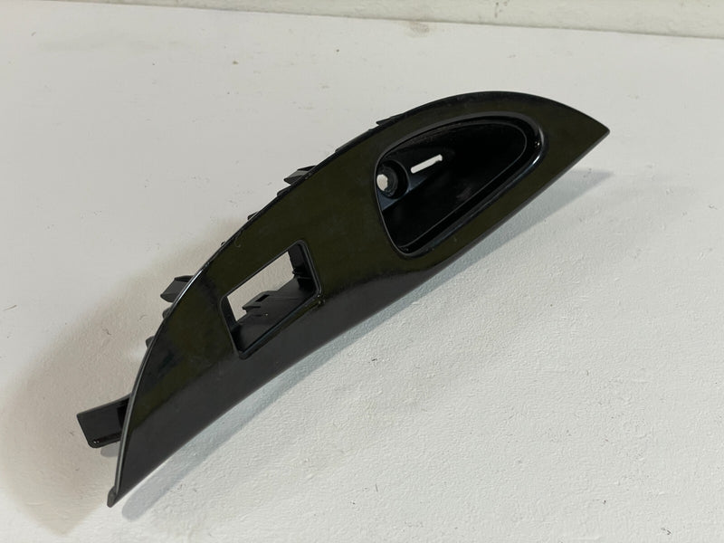Load image into Gallery viewer, 2016-2017 INFINITI QX50 REAR RIGHT PASSENGER DOOR WINDOW SWITCH BEZEL # 86313
