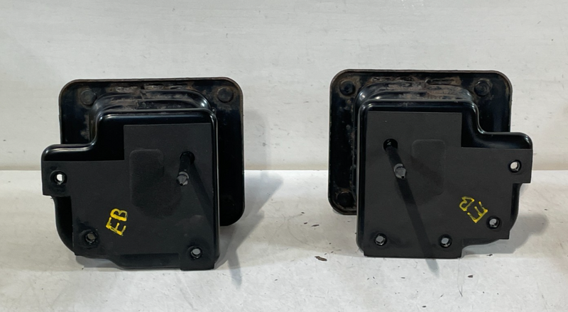 Load image into Gallery viewer, KIA STINGER REAR LH OR RH BUMPER REINFORCEMENT IMPACT BAR STAY BRACKET # 99615
