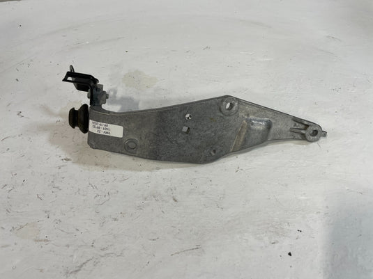 16-22 HONDA HR-V FRONT LEFT DRIVER SIDE AIR CLEANER STAY MOUNT BRACKET