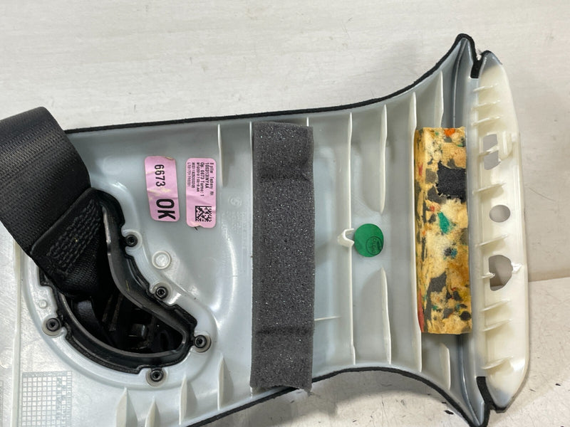 Load image into Gallery viewer, 2019-2024 BMW 330i 330e FRONT RIGHT PASSENGER SIDE SEAT BELT RETRACTOR # 98343
