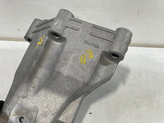 2019-2023 GENESIS G70 FRONT RIGHT SIDE ENGINE MOUNT SUPPORT BRACKET 2.0L