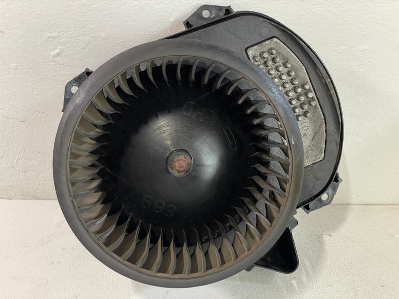 Load image into Gallery viewer, ⭐⭐ 2017 - 2019 INFINITI QX30 AC A/C HEATER BLOWER W/ FAN MOTOR 27120-5DF0B ⭐⭐

