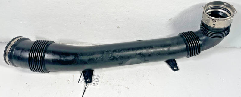 Load image into Gallery viewer, 2021-25 BMW G82 M4 M3 M2 FRONT RIGHT ENGINE AIR INTAKE FILTER HOSE PIPE # 105726

