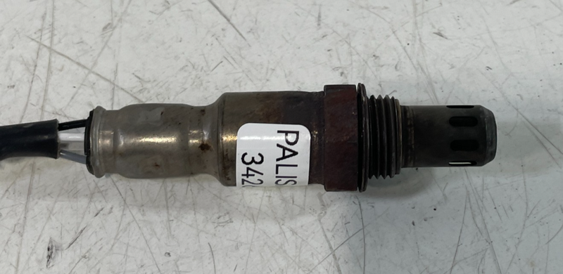 Load image into Gallery viewer, 20-25 HYUNDAI PALISADE REAR LEFT LOWER EXHAUST LAMBDA O2 SENSOR 3.8L # 103339H
