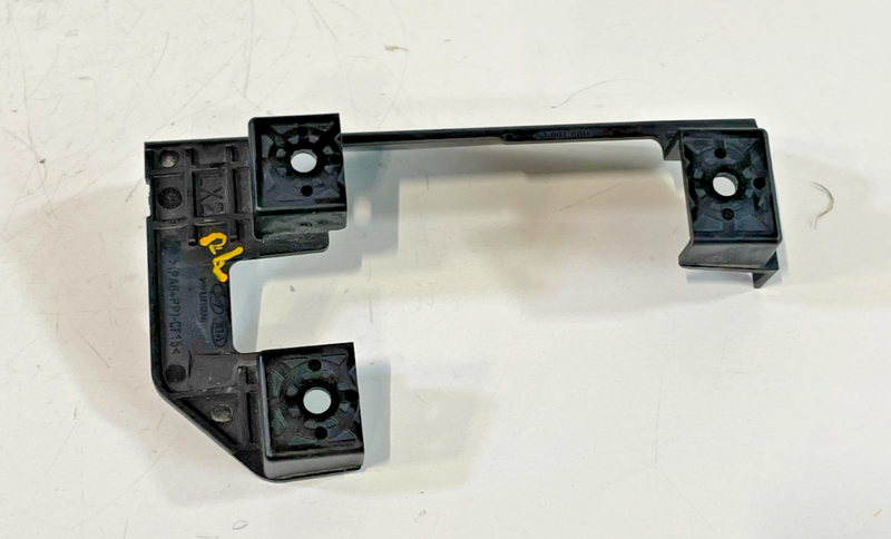 Load image into Gallery viewer, 20-22 HYUNDAI PALISADE REAR LEFT BLIND SPOT RADAR SENSOR MODULE BRACKET # 102329
