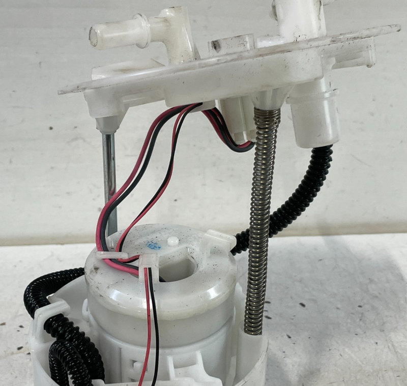Load image into Gallery viewer, 2022 - 2025 HONDA CIVIC FUEL GAS PUMP SENDING UNIT ASSEMBLY 292100-9570 # 100553
