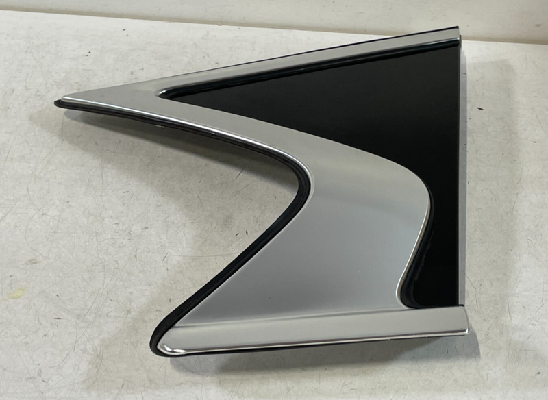Load image into Gallery viewer, 2017-2019 INFINITI QX30 REAR RIGHT SIDE FENDER CORNER QUARTER PANEL TRIM # 95287
