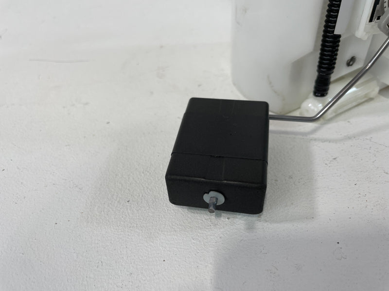 Load image into Gallery viewer, ⭐⭐ 2022 - 2024 HONDA CIVIC SEDAN FUEL GAS PUMP ASSEMBLY 292100-9570 ⭐⭐
