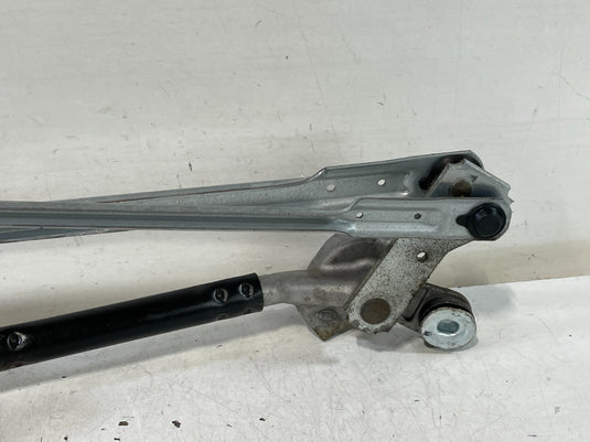 18-23 KIA STINGER FRONT WINDSHIELD WIPER TRANSMISSION LINKAGE W/ MOTOR