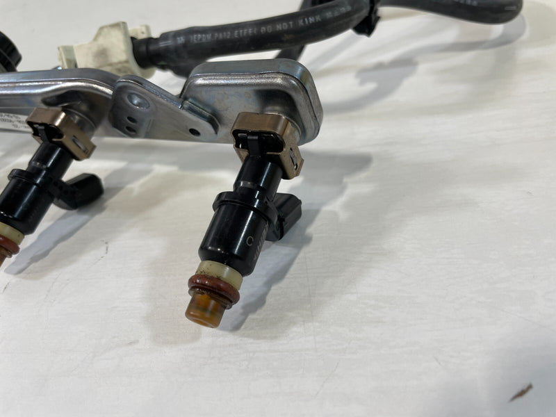 Load image into Gallery viewer, 2016 - 2024 HONDA CIVIC ENGINE FUEL INJECTOR RAIL W/ SUB WIRE HARNESS # 90287
