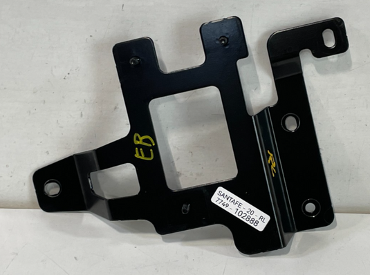 19-20 HYUNDAI SANTA FE REAR LEFT SIDE BLIND SPOT RADAR SUPPORT BRACKET