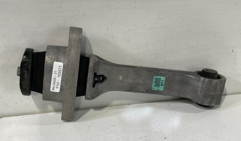Load image into Gallery viewer, 19-25 HYUNDAI PALISADE SANTA FE ENGINE MOTOR MOUNT TORQUE ARM ROLL ROD # 103571

