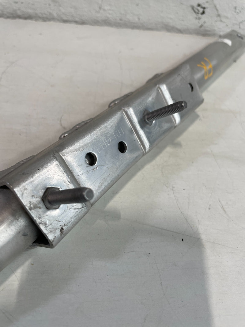Load image into Gallery viewer, 2019-25 GENESIS G70 FRONT RIGHT FENDER REARWARD STRUT TOWER BRACE BRACKET 104270
