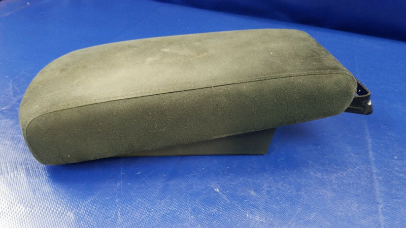 Load image into Gallery viewer, 2013-2014 NISSAN ALTIMA CENTER CONSOLE ARM REST ARMREST LID COVER OEM # 70256
