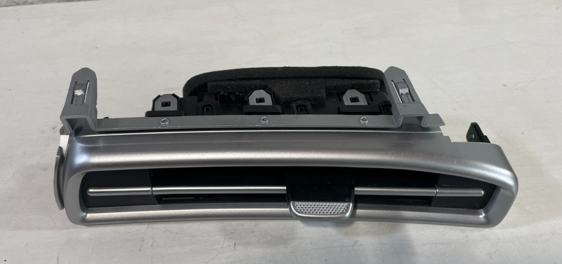 Load image into Gallery viewer, 2021-2023 HYUNDAI ELANTRA LEFT SIDE DASHBOARD OUTER AC AIR VENT GRILLE # 104613
