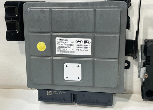 2021 SANTA FE AWD ENGINE & BODY CONTROL MODULE ECM BCM W/ KEY FOB 2.5L