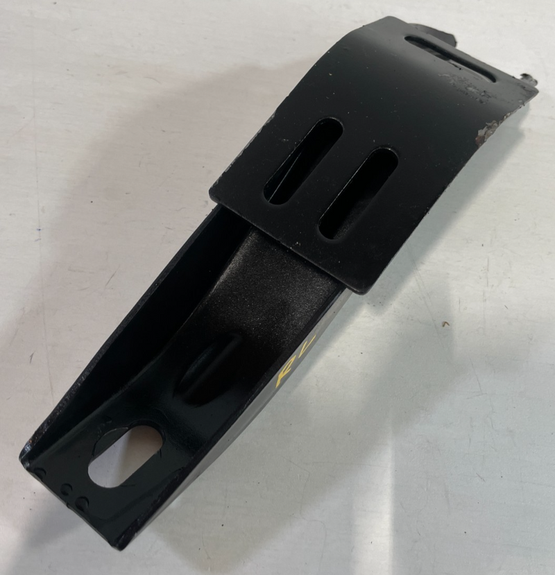 Load image into Gallery viewer, 2020-2025 CADILLAC CT5 REAR LH &amp; RH SUBFRAME CROSSMEMBER MOUNT BRACKET #104926
