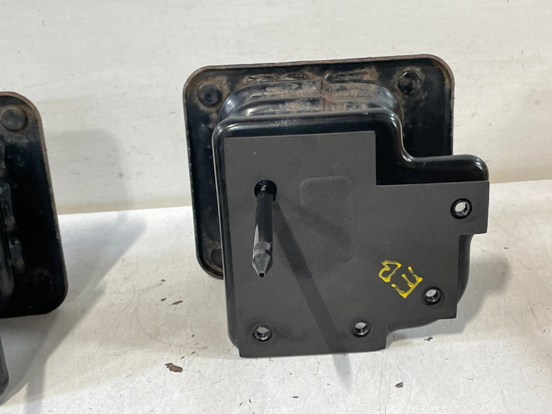 Load image into Gallery viewer, KIA STINGER REAR LH OR RH BUMPER REINFORCEMENT IMPACT BAR STAY BRACKET # 99615
