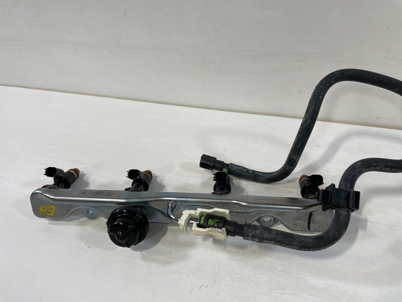Load image into Gallery viewer, 2016 - 2024 HONDA CIVIC ENGINE FUEL INJECTOR RAIL W/ SUB WIRE HARNESS # 90287
