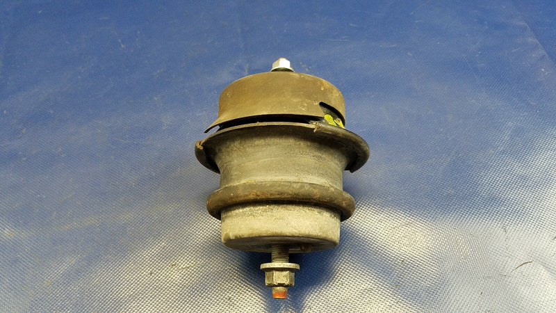 Load image into Gallery viewer, 2014-2023 INFINITI Q50, 17-22 Q60 RWD FRONT ENGINE MOTOR MOUNT INSULATOR # 54687
