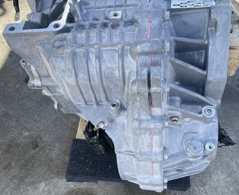 Load image into Gallery viewer, KIA SPORTAGE FWD AUTOMATIC TRANSMISSION ASSEMBLY 34K MILES 2.5L 23-25 # 106616
