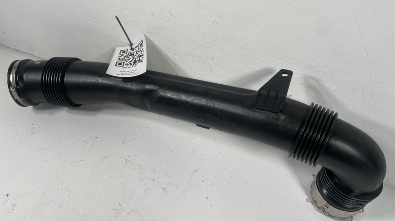 Load image into Gallery viewer, 2021-25 BMW G82 M4 M3 M2 FRONT RIGHT ENGINE AIR INTAKE FILTER HOSE PIPE # 105726
