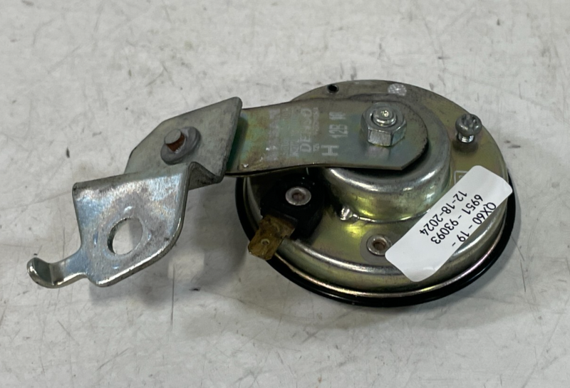 Load image into Gallery viewer, 2013 - 2020 INFINITI JX35 QX60 HIGH PITCH HORN SIGNAL ALARM 25605-3JA0A # 93093
