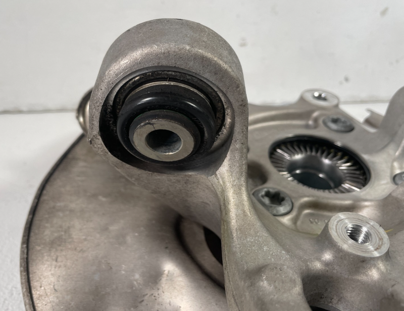 Load image into Gallery viewer, 2021-2025 BMW G82 M4 M3 M2 REAR RIGHT SIDE SPINDLE KNUCKLE W/ HUB 3.0L # 105727
