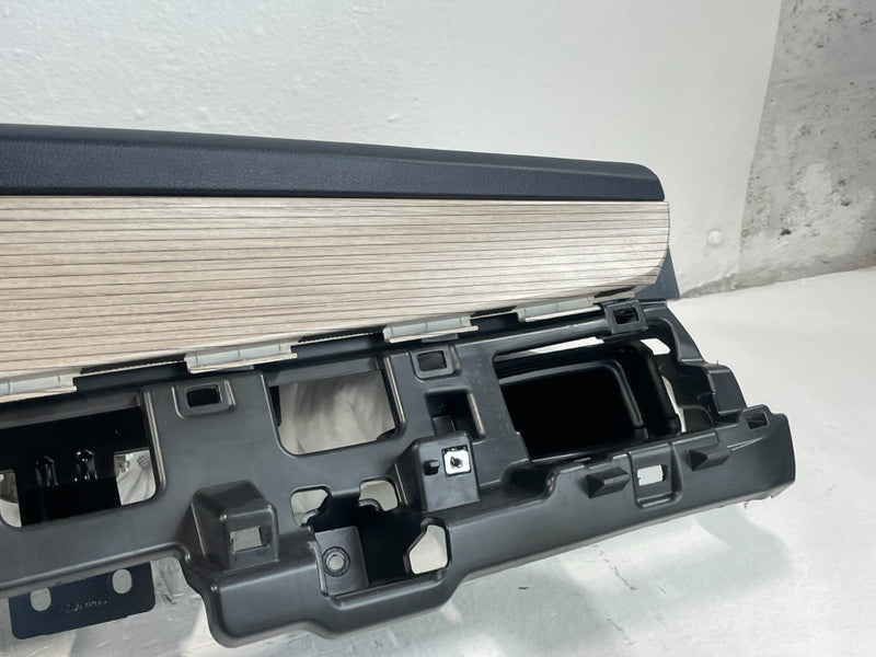 Load image into Gallery viewer, 2020 - 2022 HYUNDAI PALISADE INSTRUMENT PANEL PAD DASHBOARD ASSEMBLY # 103638
