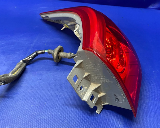 2014-2016 INFINITI Q50 RIGHT SIDE TAIL LIGHT LAMP QUARTER PANEL MOUNTED
