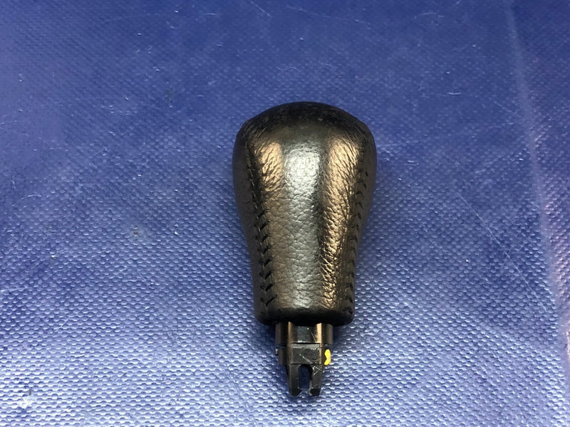 Load image into Gallery viewer, INFINITI QX60 JX35 M35H M37 AUTO TRANSMISSION GEAR SHIFT SHIFTER KNOB OEM# 75826
