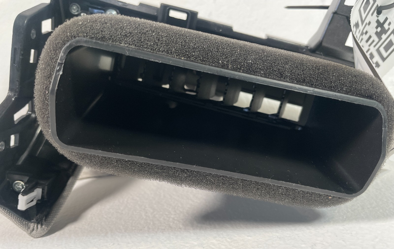 Load image into Gallery viewer, 2025 HYUNDAI TUCSON FRONT LEFT UPPER DASHBOARD AC AIR VENT GRILLE TRIM # 105922
