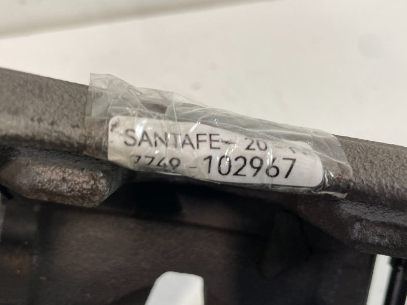 Load image into Gallery viewer, 2019-2020 HYUNDAI SANTA FE FRONT RIGHT DISC BRAKE CALIPER W/O BRAKE PADS #102967
