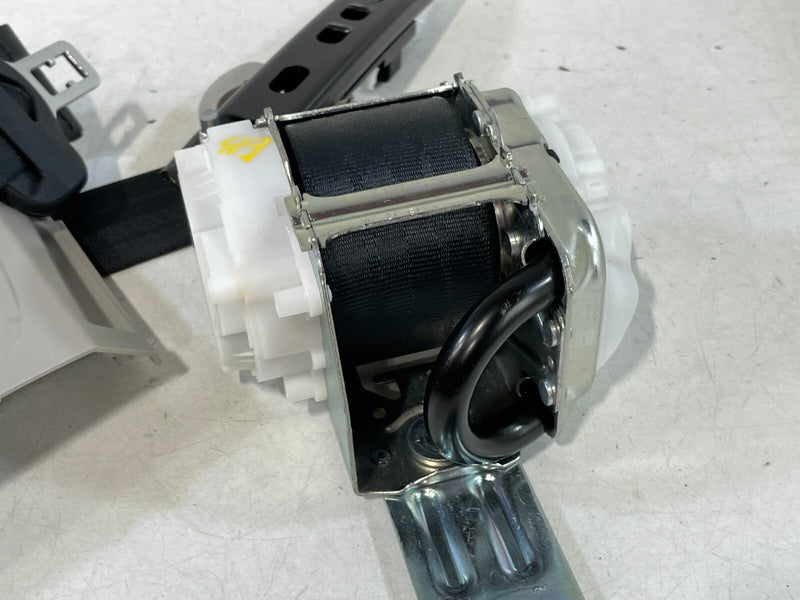 Load image into Gallery viewer, 2022-2025 HONDA CIVIC FRONT RIGHT SIDE SEAT BELT RETRACTOR W/ TENSIONER # 96127
